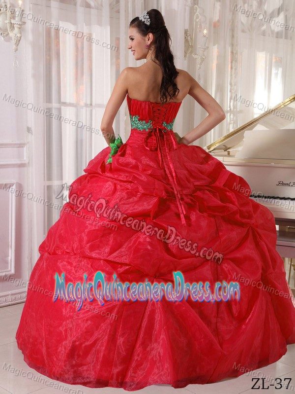Top Red Quinceaneras Dress with Pick-ups and Appliques in Bello Colombia