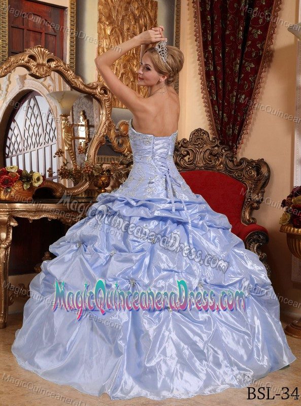 Dreamy Pick-ups Embroidered Lilac Dress for Quinceanera on Discount