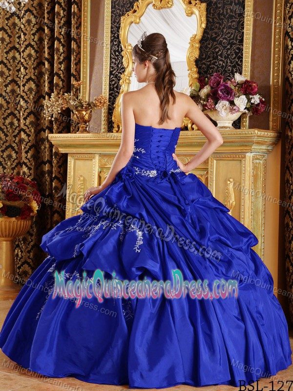 Strapless Floor-length Taffeta Sweet Sixteen Dresses in Royal Blue with Appliques