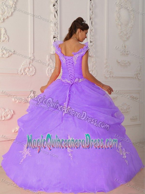 Nifty V-neck Floor-length Taffeta Dresses for Quinceanera in Purple with Appliques