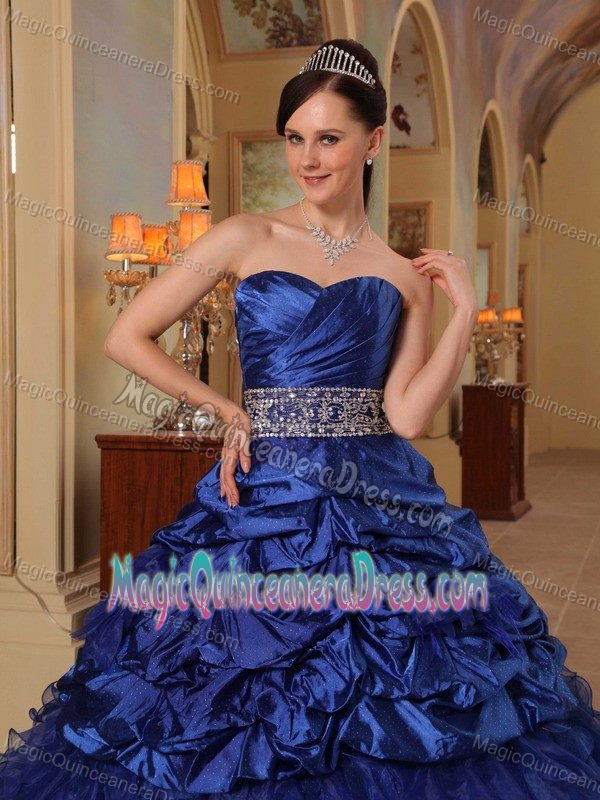 Sweetheart Floor-length Navy Blue Dress for Quinceanera with Beading and Ruffles