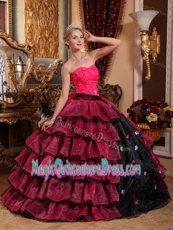 Sweetheart Princess Quinceanera Gowns in Pink and Black with Hand Made Flowers