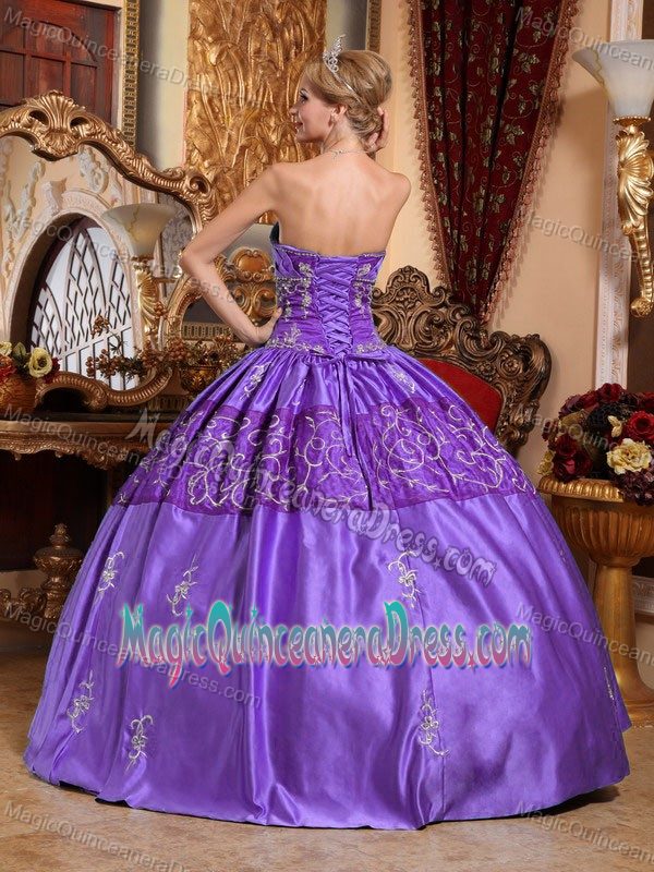 Purple Taffeta Quinceanera Gown Dresses with Embroidery in College Station