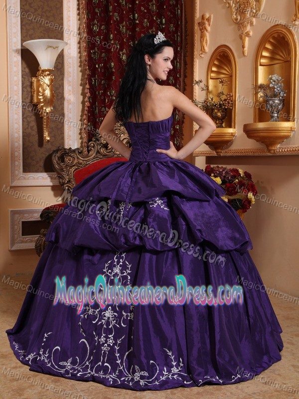 Purple Sweetheart Taffeta Quinceanera Dress with Embroidery in Ashland OR