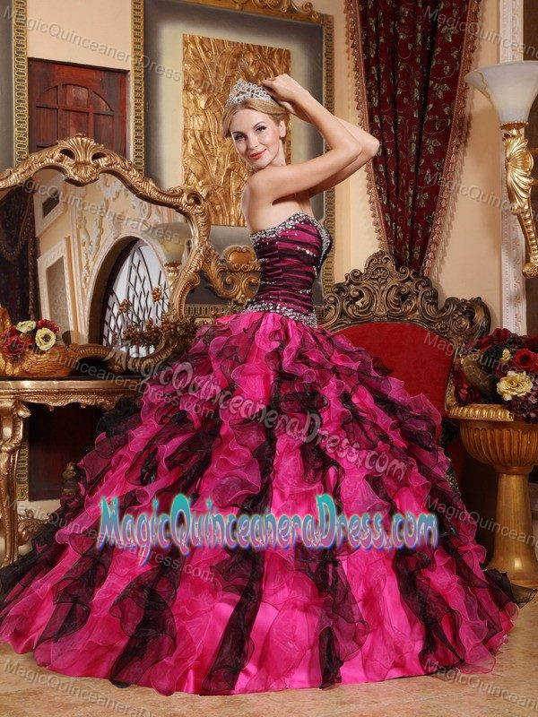 Black and Red Sweetheart Organza Beaded Ruffled Quinceanera Dress in Reading