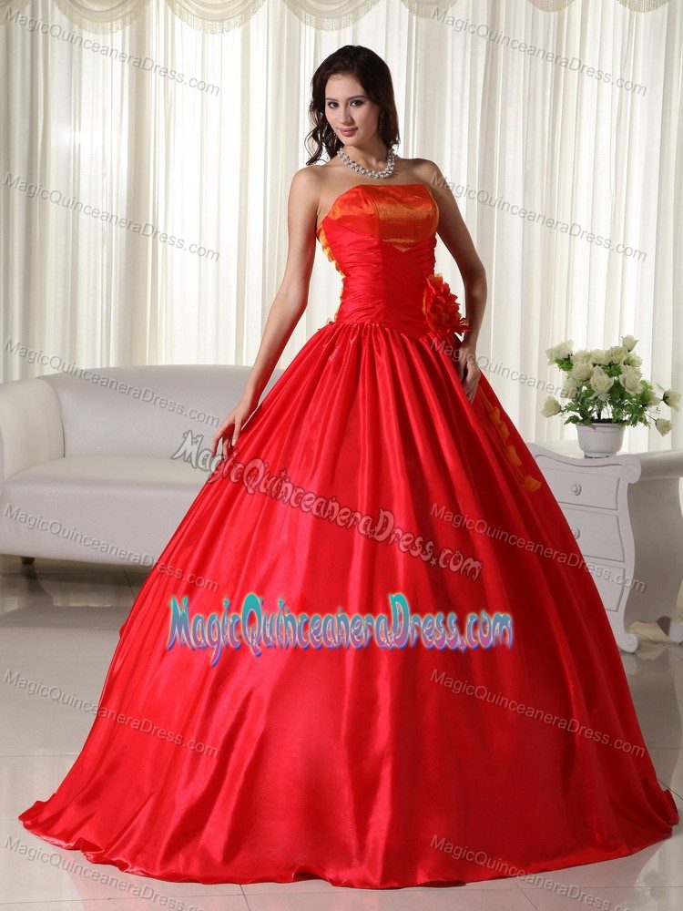 Red Strapless Floor-length Taffeta Quinceanera Dress with Ruches in Irving