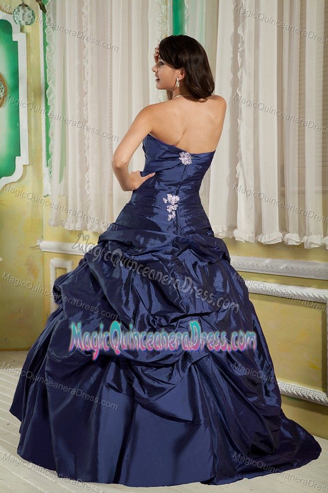 Strapless Floor-length Taffeta Appliqued Quinceanera Dress in Navy Blue in Bryan