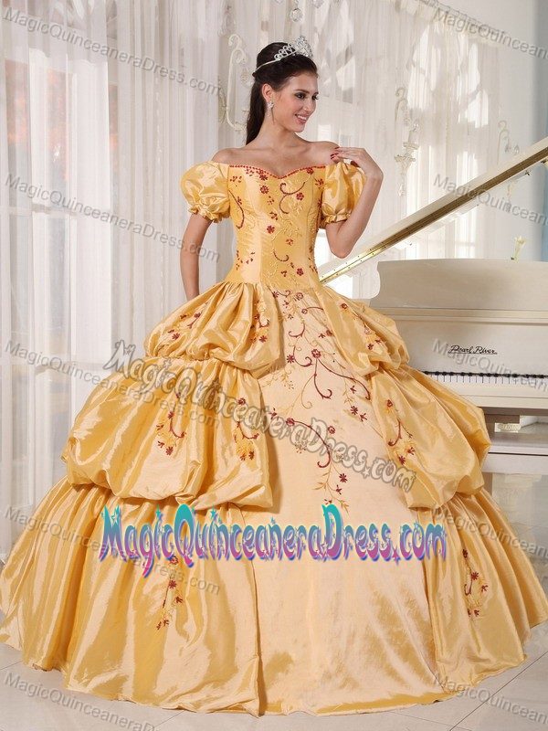 Gold Off The Shoulder Short Sleeves Quince Dress with Embroidery in Erie