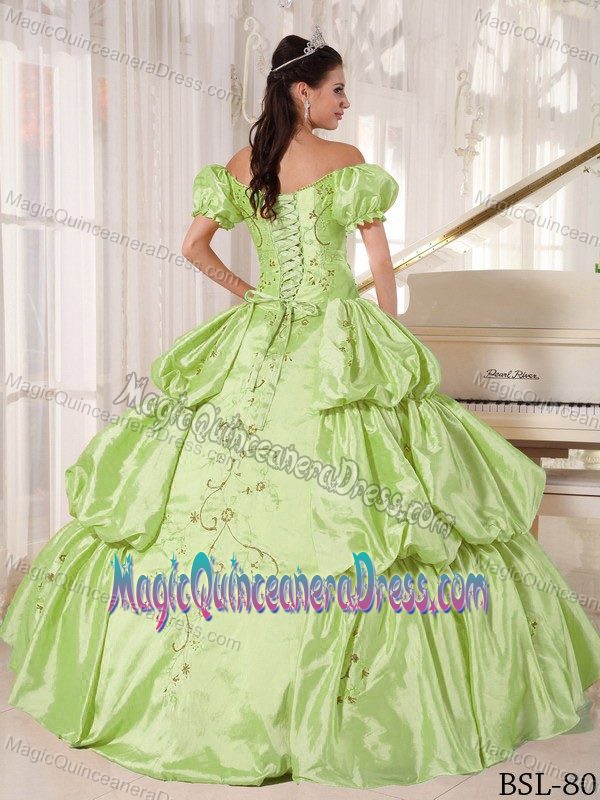 Cute Off The Shoulder Short Sleeves Green Quinces Dress with Embroidery