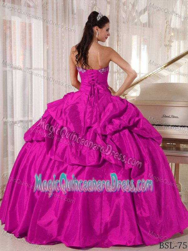Modest Beaded Sweetheart Long Fuchsia Dresses For Quinceanera in Holland