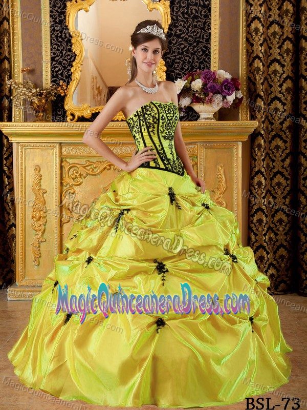 Bright Yellow Strapless Long Quince Dresses with Embroidery and Pick-ups