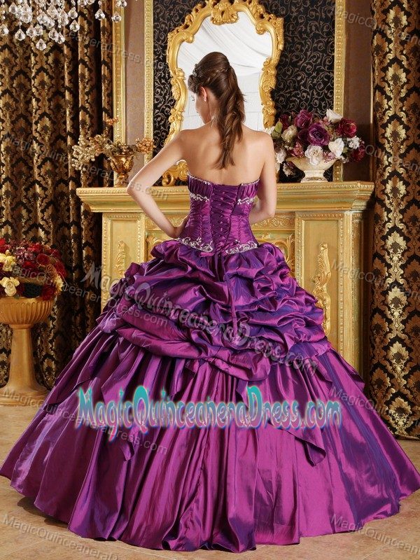 Modest Purple Strapless Beaded Floor-length Quinces Dresses with Pick-ups