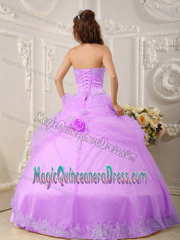Cute Beaded Sweetheart Lilac Full-length Quinceaneras Dress with Flowers