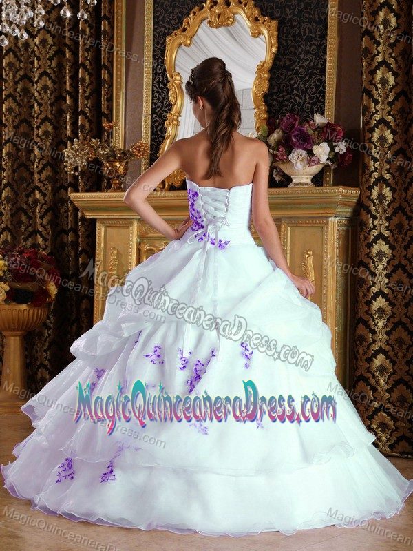 Lovely White Full-length Quince Dresses with Purple Appliques and Flower