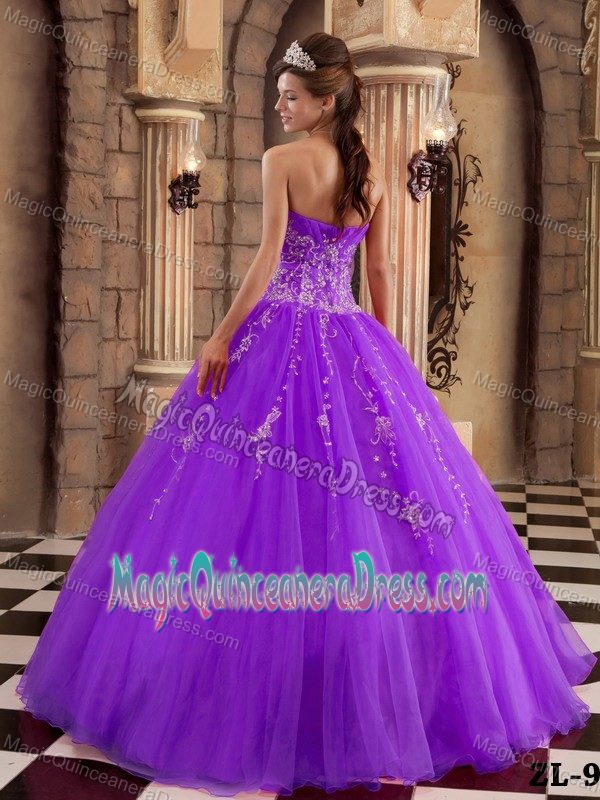 Elegant Purple Sweetheart Floor-length Quinceanera Gowns with Appliques