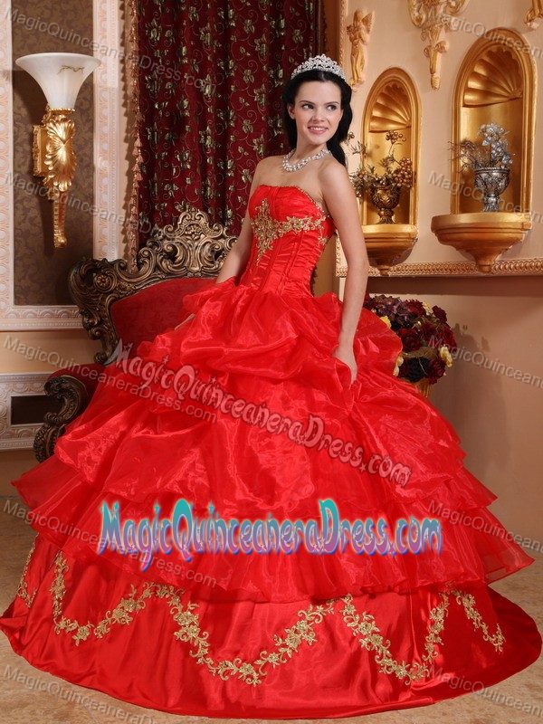 Red Strapless Princess Quinceanera Gown Dresses with Pick-ups and Appliques