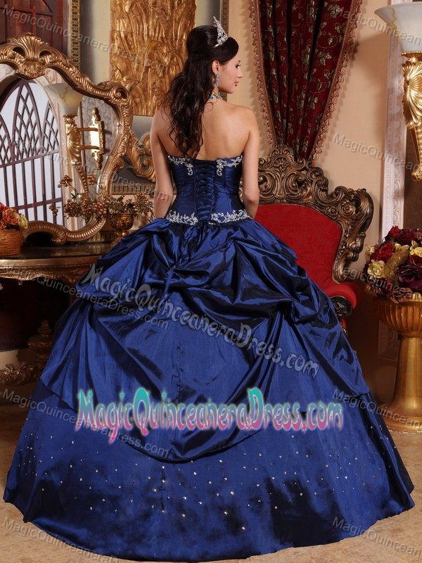 Navy Blue Strapless Floor-length Quince Dresses with Pick-ups and Appliques
