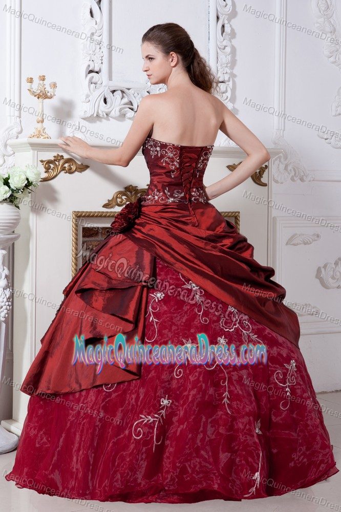 New Wine Red Strapless Floor-length Dress For Quinceanera with Embroidery