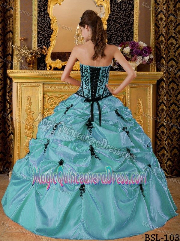 Low Price Black and Baby Blue Quinceaneras Dress with Embroidery