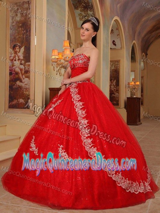 Popular Red Ball Gown Quinceaneras Dress with Embroidery and Paillette