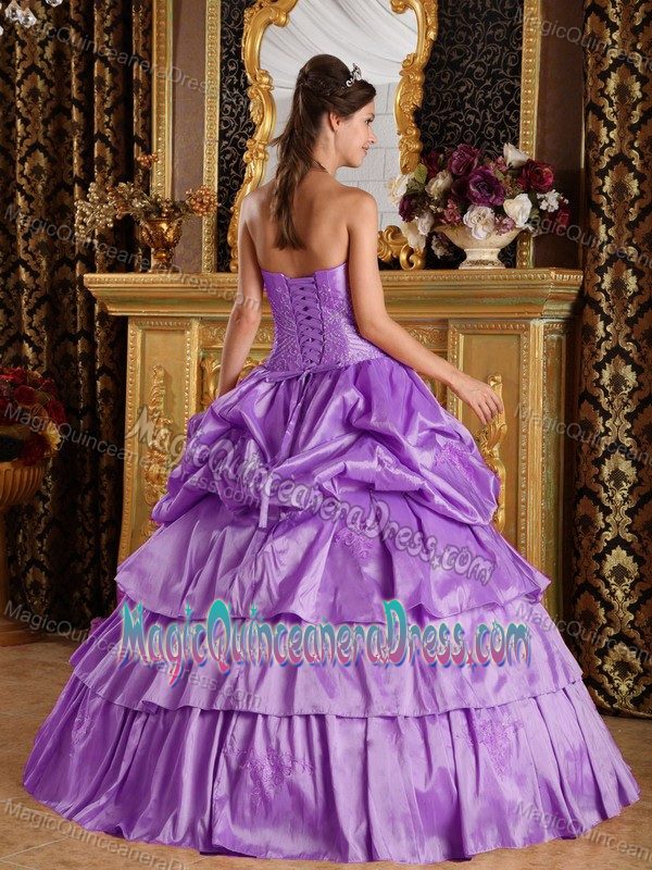 Exquisite Lavender Ball Gown Quinces Dresses with Pick-ups and Beads