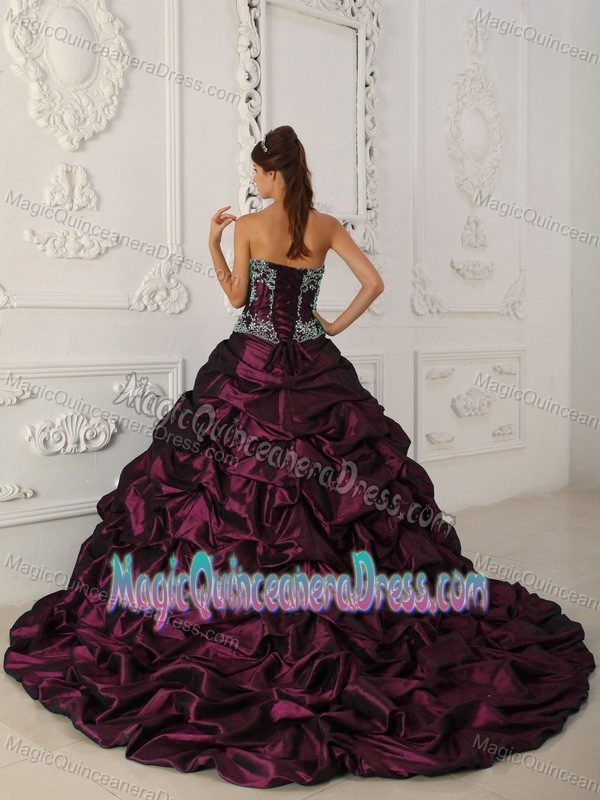 Sweetheart Appliqued Fuchsia Quinceanera Dress with Chapel Train in Seattle
