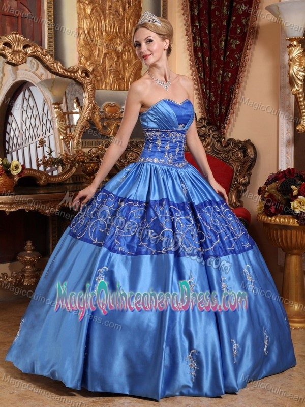 Blue Sweetheart Taffeta Quinceanera Dress with Embroidery in Kennewick WA