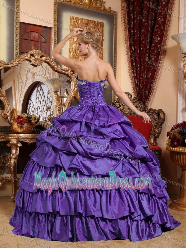 Purple Strapless Taffeta Sweet 15 Dresses with Appliques and Pick-ups in Abilene