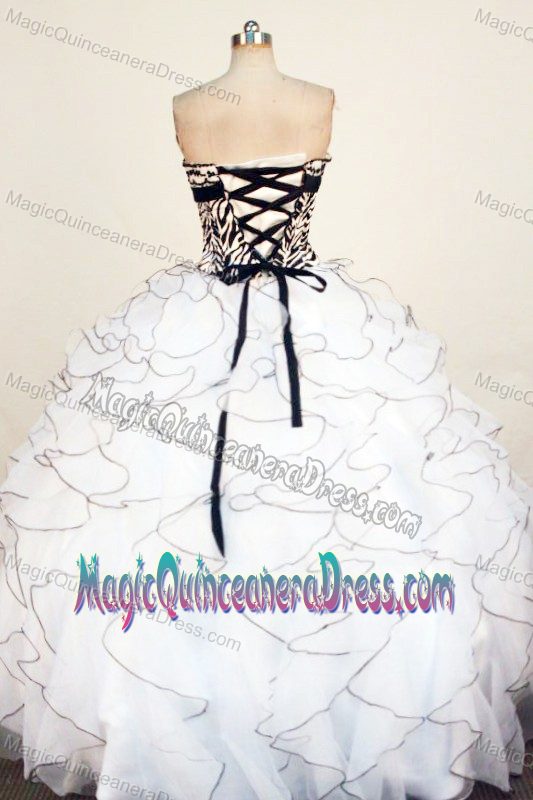 Ruffles Strapless White Appliques Quinceanera Dress in Contagem Brazil