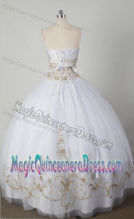 Simple Strapless Floor-length White Quince Dresses in Alabaster with Embroidery