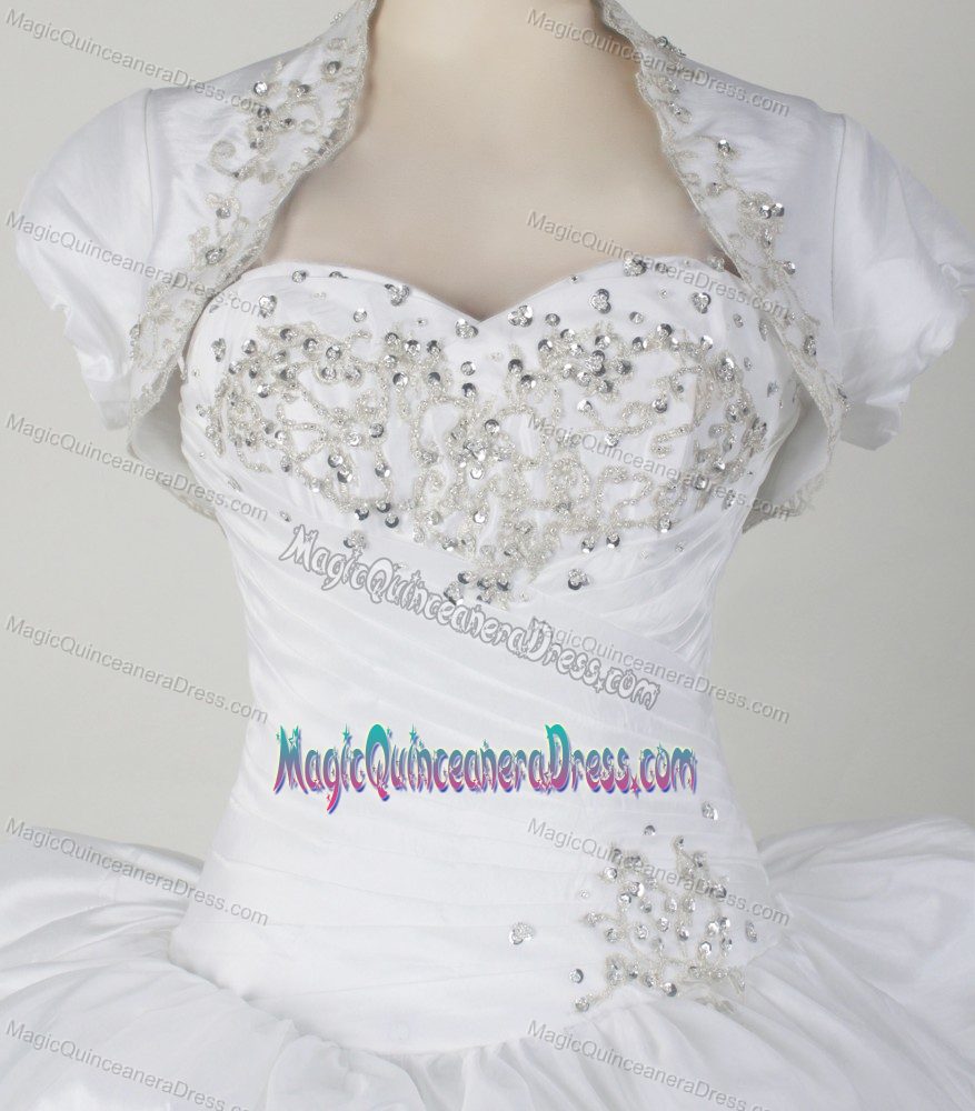 Cheap White Sweetheart Pick-ups and Beadings for Quinceanera Dresses in Camden