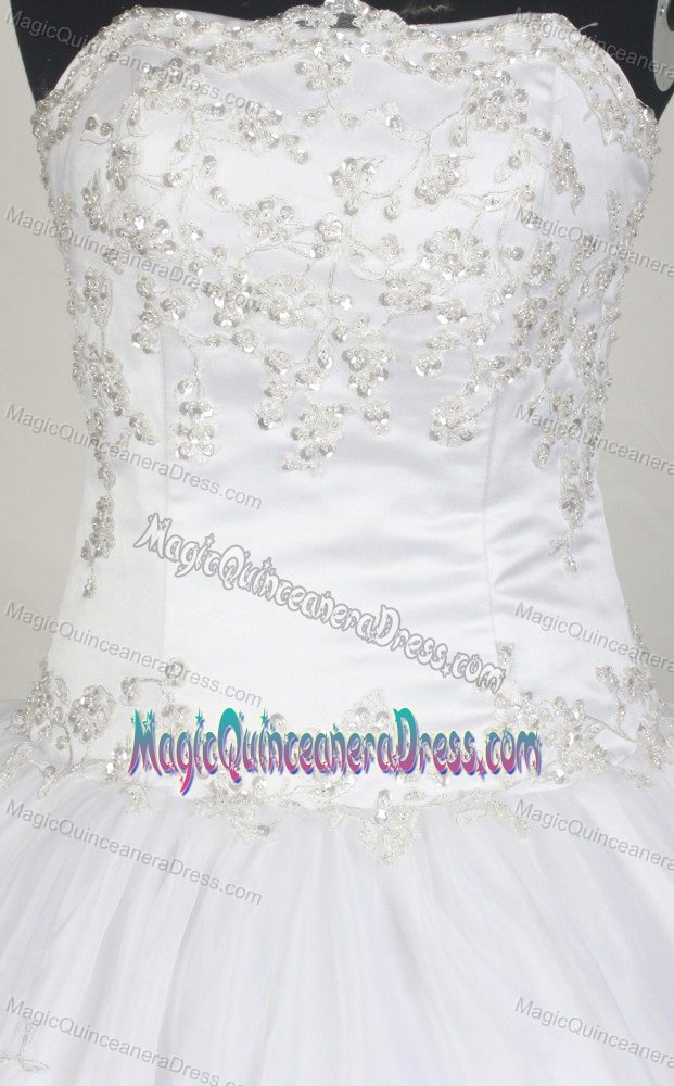 White Ball Gown Appliqued Sweet Sixteen Quinceanera Dresses Factory