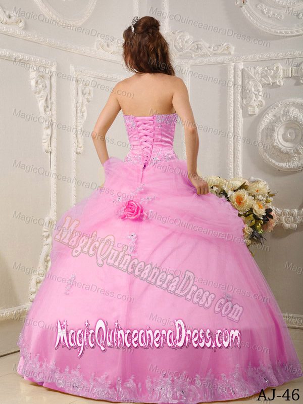 Pink Sweetheart Quinces Dresses with Lace Hemline near South Charleston