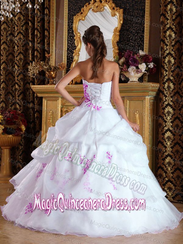 White Sweet Sixteen Dresses with Appliques and Pick Ups in Issaquah WA