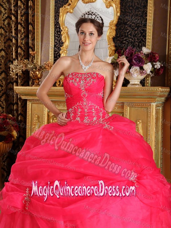 Pick Ups and Embroidery Decorated Sweet 15 Dresses in Red near Coupeville