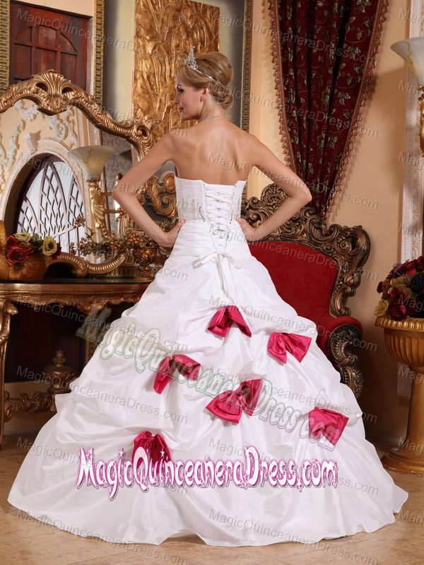 White A-line Sweetheart Beaded Dress for Quince 2013 Hot on Sale in Charleston