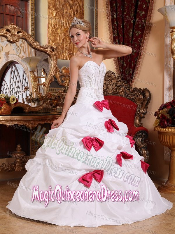 White A-line Sweetheart Beaded Dress for Quince 2013 Hot on Sale in Charleston