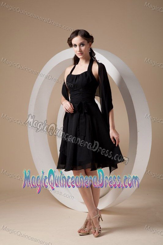 Popular Black Halter Knee-length Quince Dama Dresses with Ruche in Boise