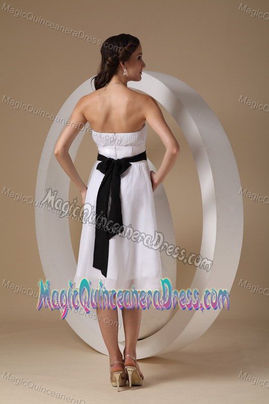 White Ruched Strapless Knee-length 15 Dresses For Dama with Black Sash