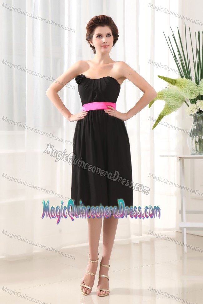 Strapless Black Knee-length Quince Damas Dress with Flower and Pink Belt