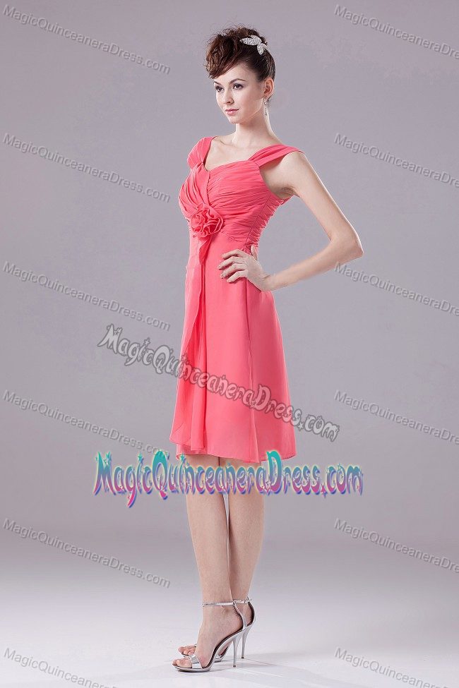 Watermelon Red Knee-length Dama Dresses with Ruched Straps and Flower