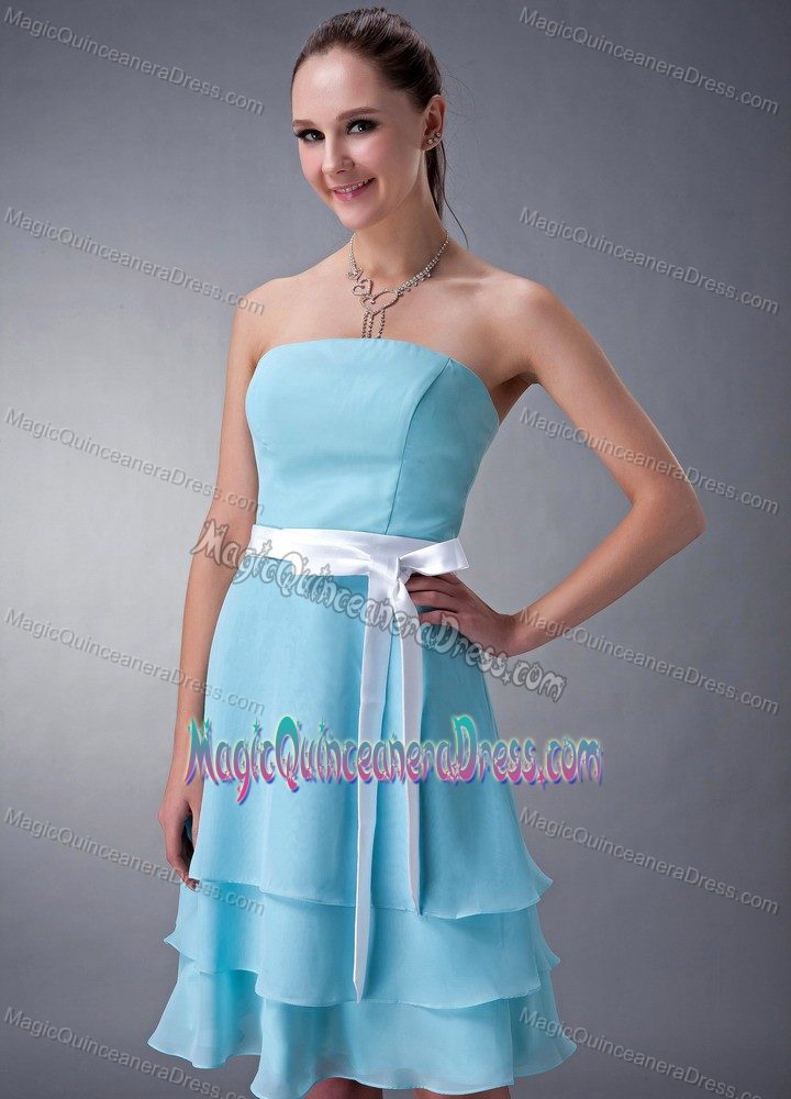 Baby Blue Strapless Knee-length 15 Dress For Damas with Sash and Layers