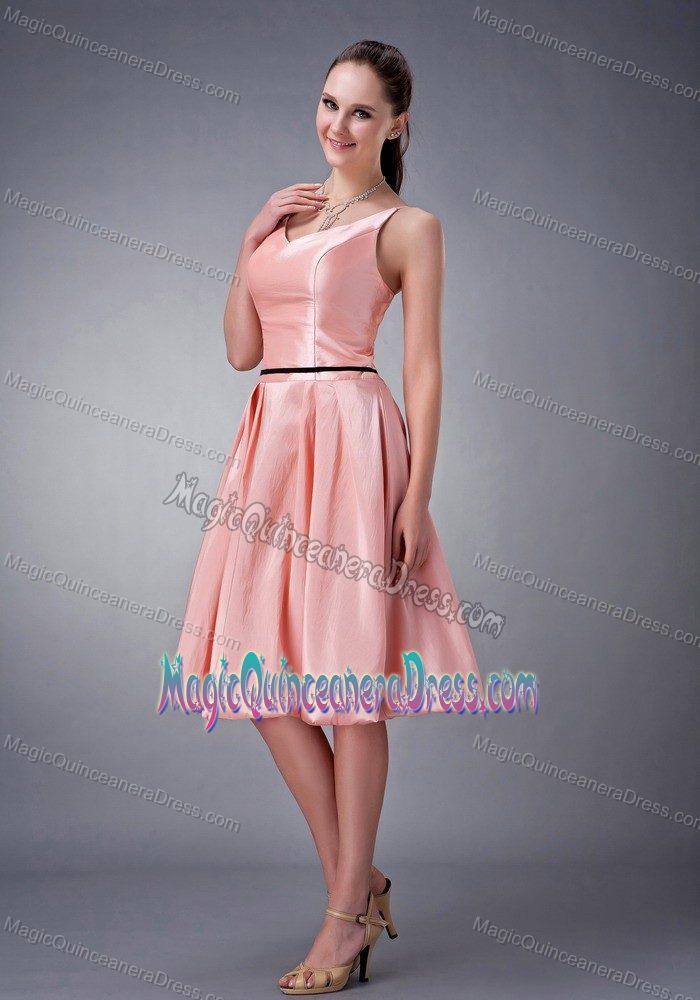 Watermelon V-neck Knee-length Quince Dama Dress with Sash and Straps