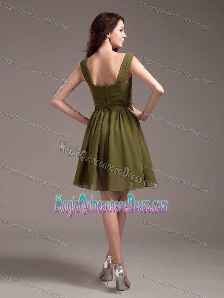 Elegant Olive Green Knee-length Quince Dama Dresses with Straps in Boise