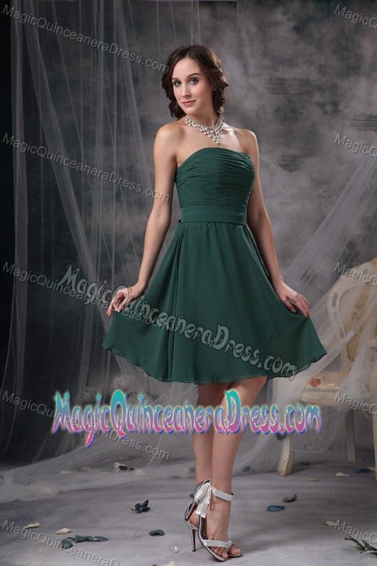 Hunter Green A-Line Strapless Knee-Length Ruched Dresses for Dama in Stenton