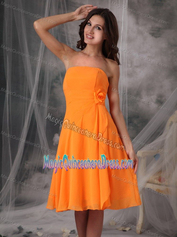 Strapless Orange Short Damas Dresses for Quince with Handmade Flower