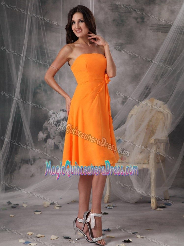 Strapless Orange Short Damas Dresses for Quince with Handmade Flower