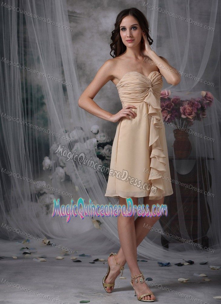Sweetheart Ruched Short Champagne Chiffon Quince Dama Dress for Wholesale