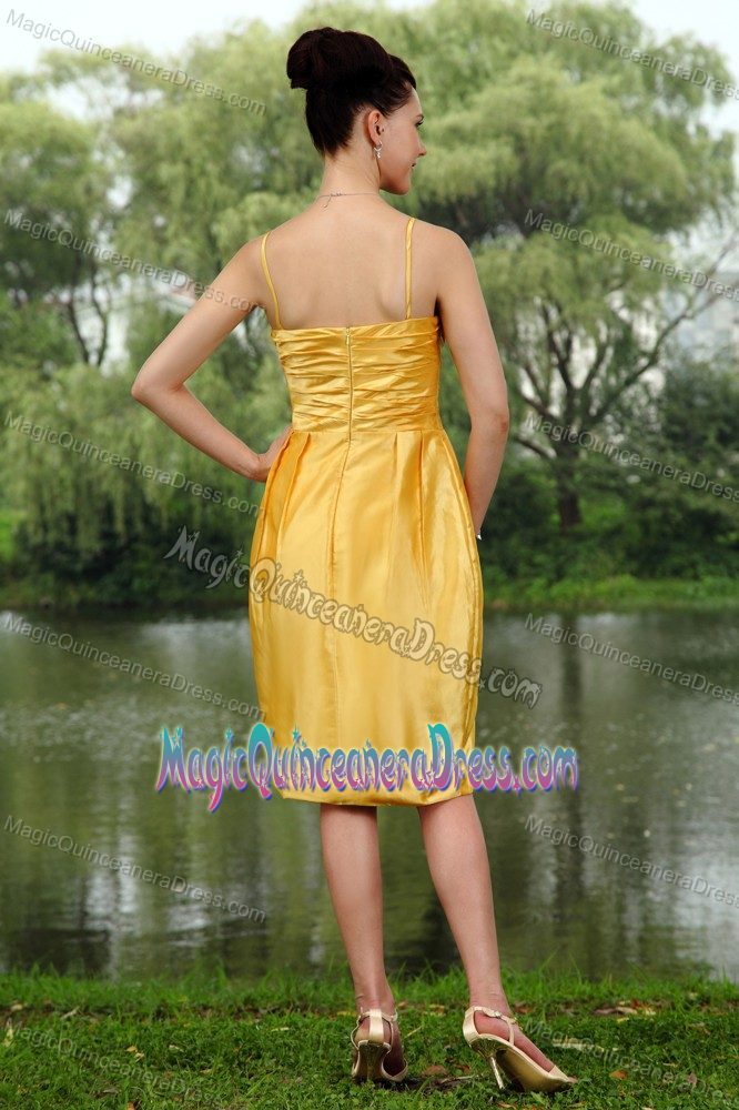 Simple Yellow Straps Ruched Knee-Length Party Dama Dresses in Watsonville