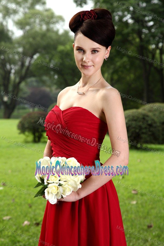 Sweetheart Ruched Knee-Length Qualified Chiffon Dama Dresses in Watsonville